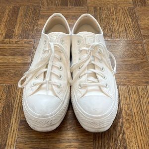 Chuck Taylor® All Star® Lift Low Top Sneaker (Women)-8M